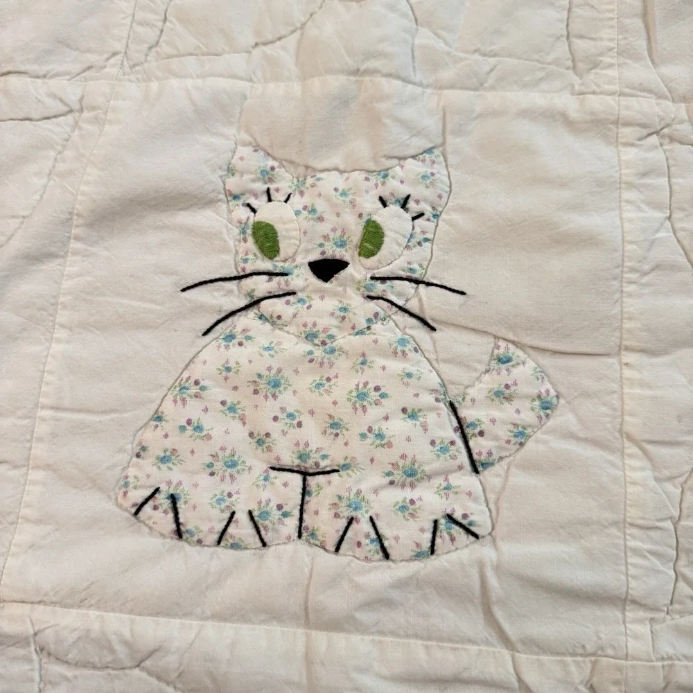 Vintage Handmade Baby Quilt Blanket Appliqué Cats Puppy Bunnies Flowers 36x50